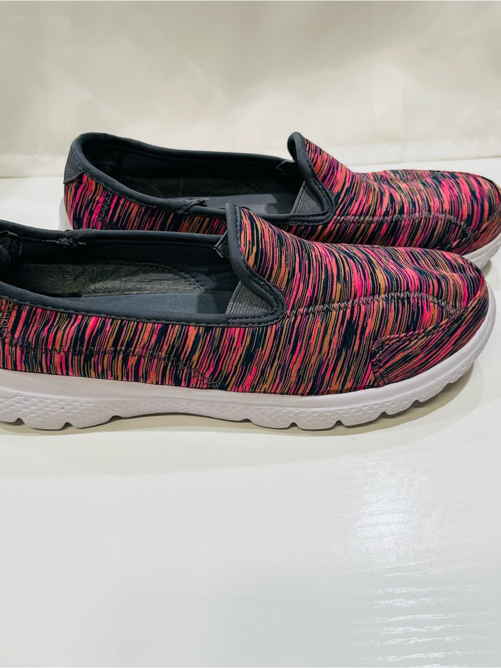 Skechers Slip-On Sneakers in Pink Multi with White Sole